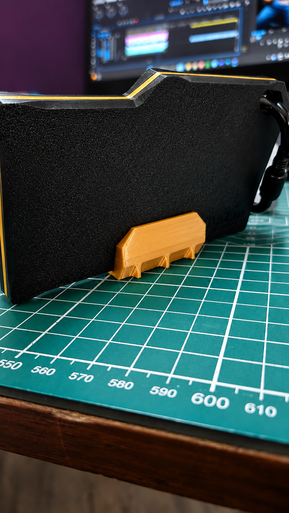 bag tag stand