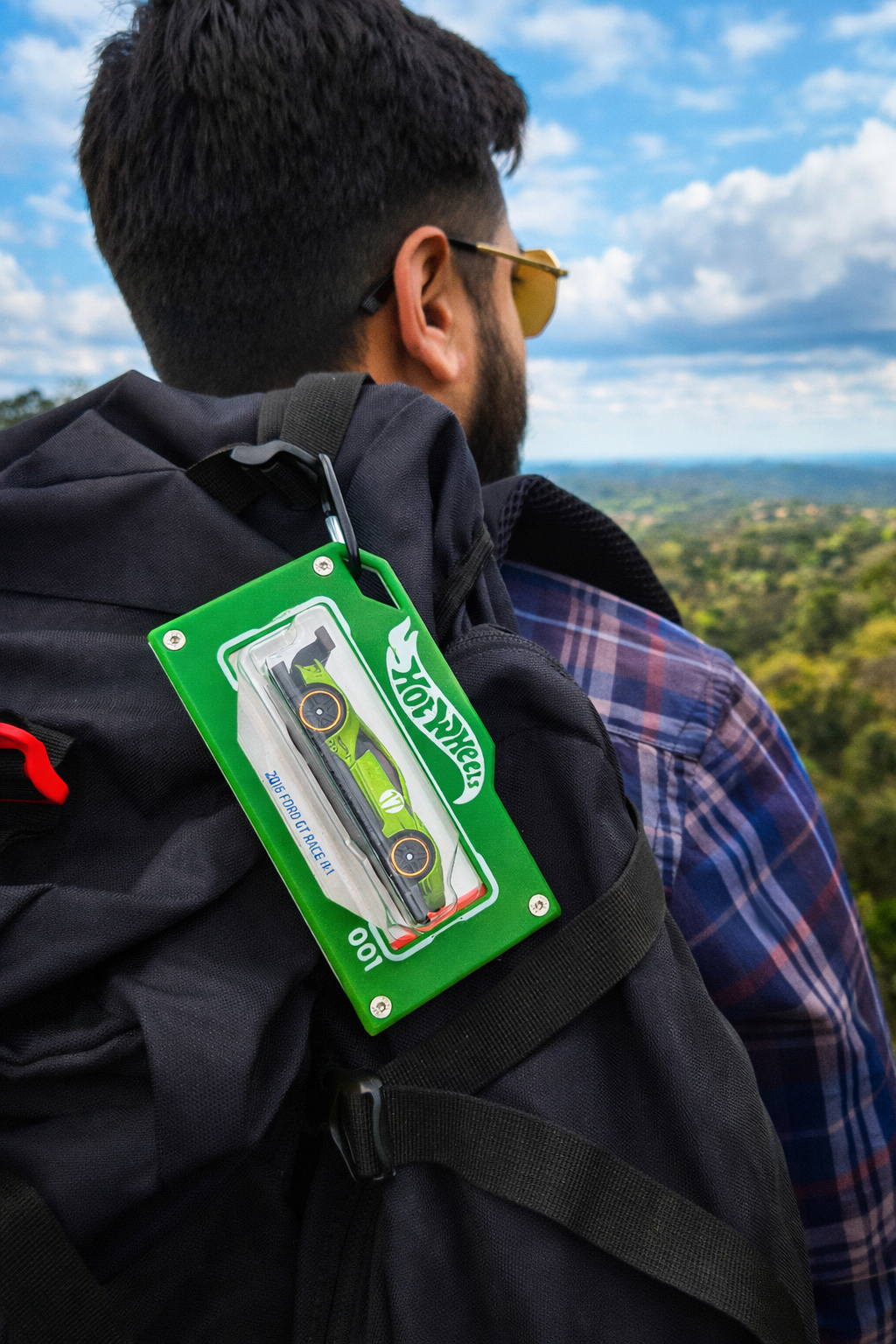 hotwheels bag tag green